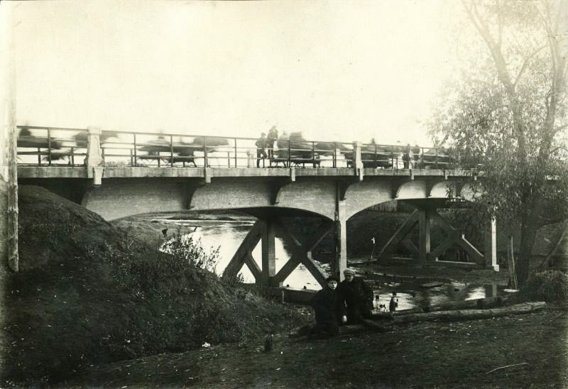 Мост через реку Поим 1927-1930 г.jpg